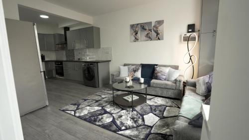 LuxuryInn — 4-Star Luxury Hotel in Wolverhampton, United Kingdom