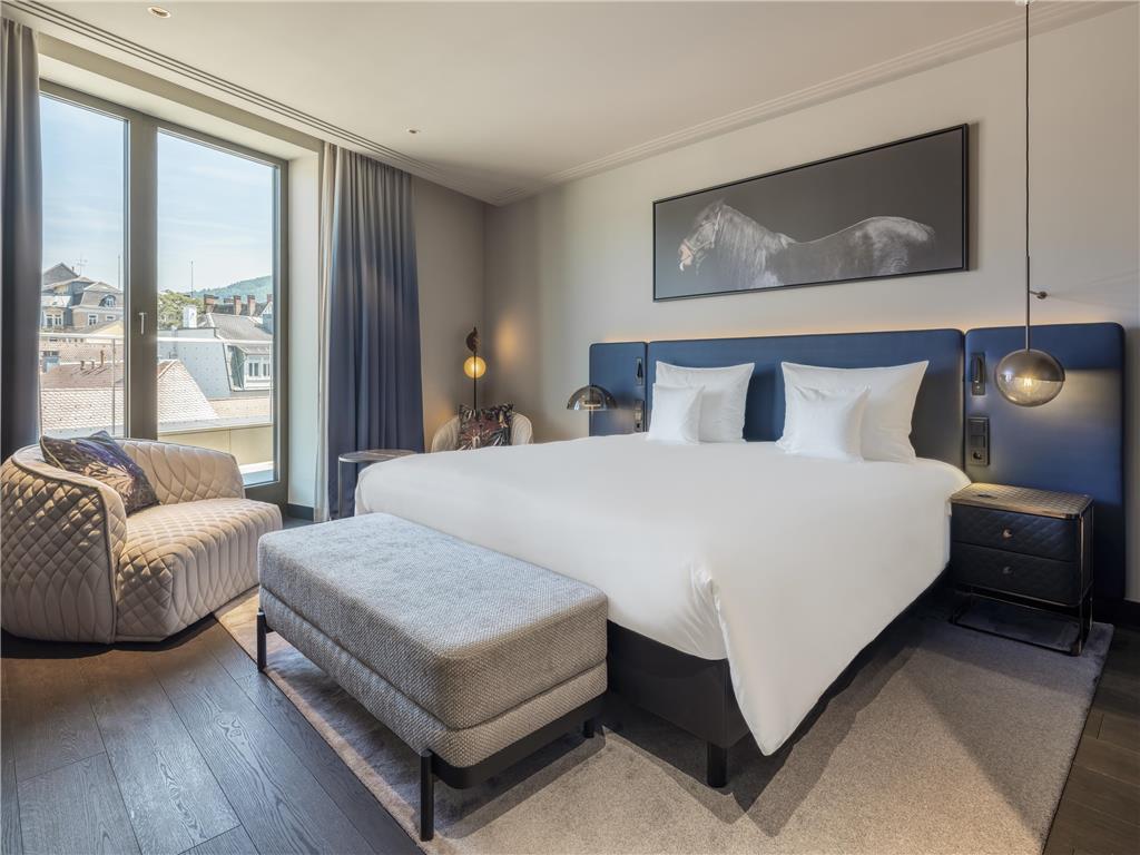 ICONS EHBB rooms Executive Corner Suite