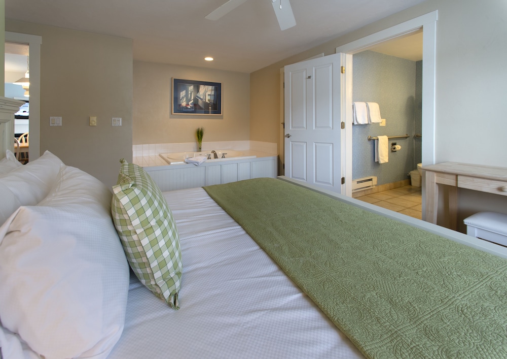 Edgewater Resort - photo 24