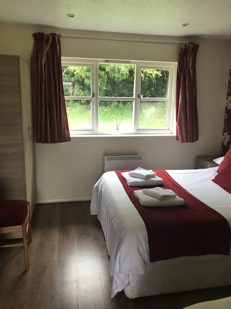 The Bell Motel - last minute hotel in Codicote