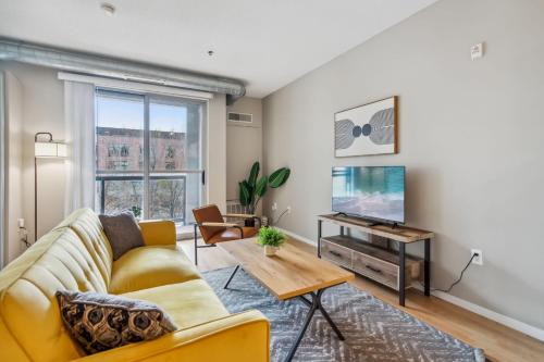 CozySuites Mill District with pool gym #06 — 4-Star Luxury Hotel in Minneapolis, United States