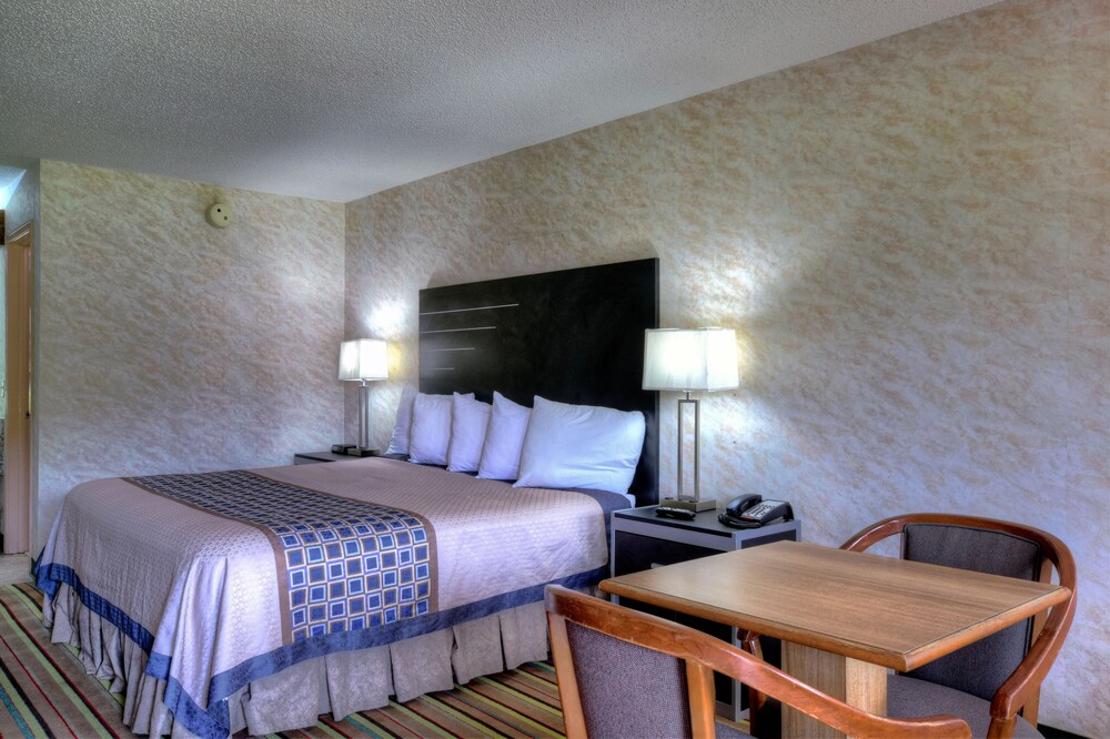Red Roof Inn & Suites Athens AL - photo 19