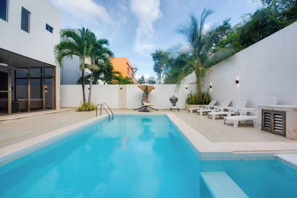 1 Mi to Beach Luxe Playa Del Carmen Home with Pool — 4-Star Luxury Hotel in Playa Del Carmen, Mexico