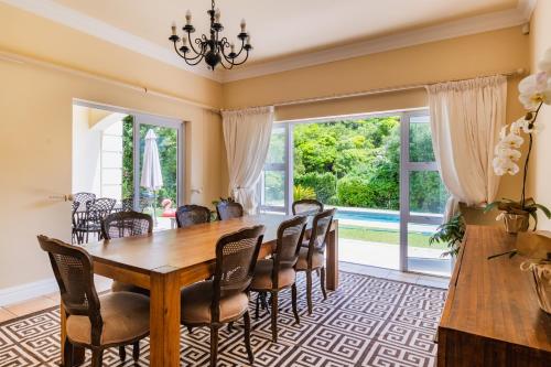 Luxury Family Villa Near Beach with Grill and Workspace
