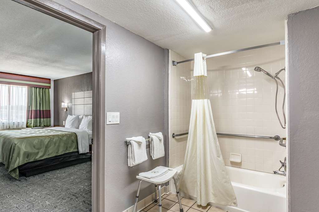 Quality Inn I 10 East near Frost Bank Center - photo 23
