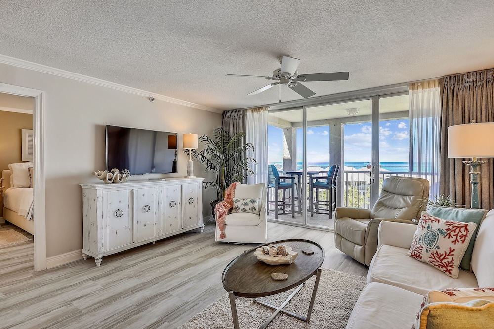 Magnolia House 501 2 Bedroom Condo by RedAwning — 4-Star Luxury Hotel in Destin, United States
