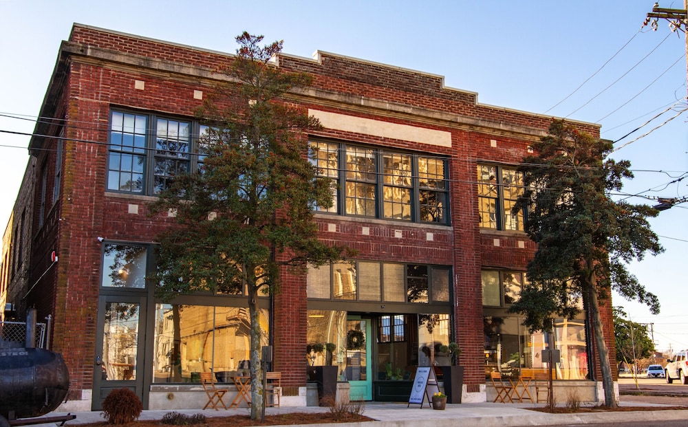 Travelers Hotel — hotel in Clarksdale