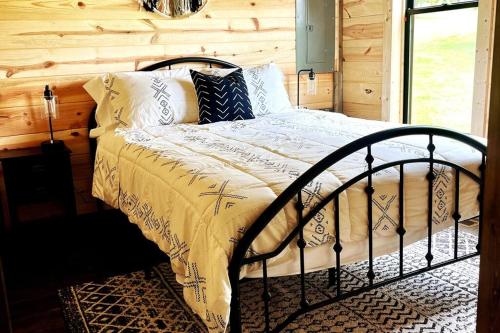 #4 Kentucky Bourbon Trail Bourbon Barrel Cottages — hotel in Lawrenceburg