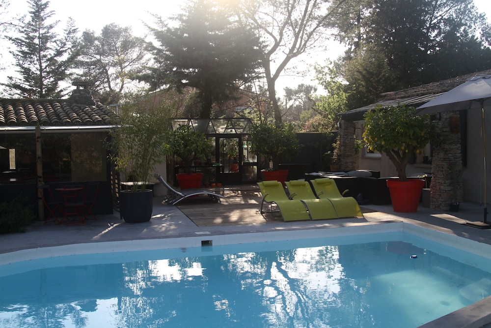 Inn4bears in Nimes, France