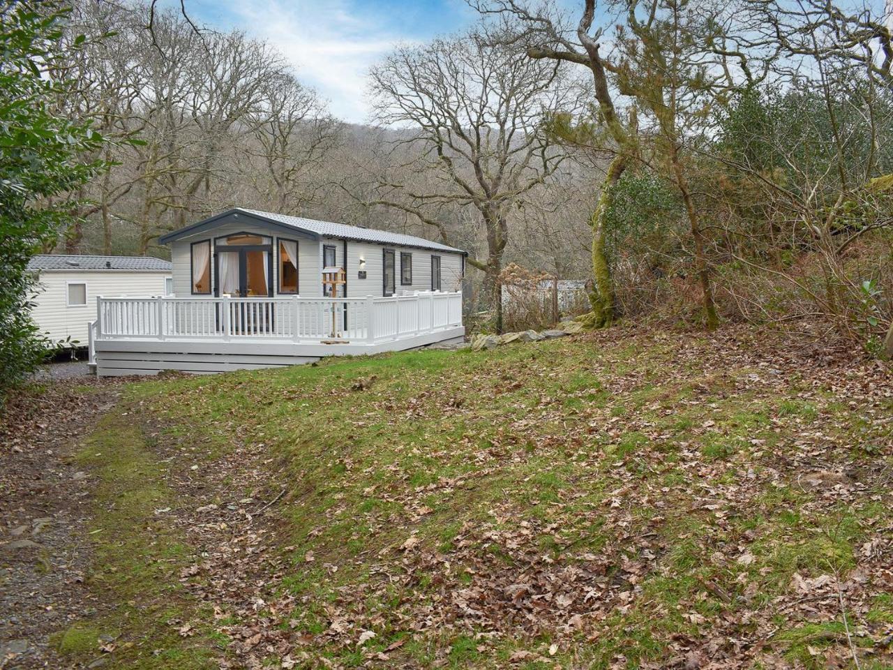 The Hollies Lodge — 4-Star Luxury Hotel in Porthmadog, United Kingdom
