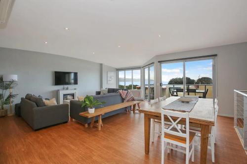 The Beachhouse at The Butter Factory — 4-Star Luxury Hotel in Apollo Bay, Australia