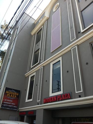 Hotel Modern Plaza in Ludhiana, India