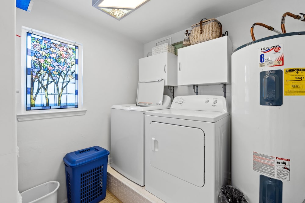 Blue Moon by Pristine Properties Vacation Rentals — 4-Star Luxury Hotel in Port Saint Joe, United States