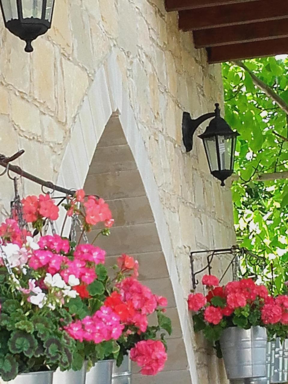 Magdalous House