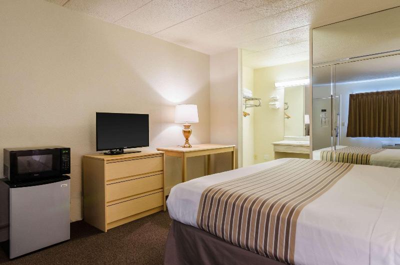 Rodeway Inn Bellevue - photo 22
