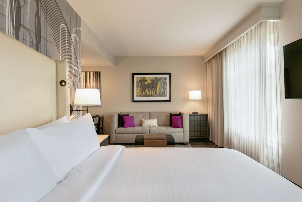 Embassy Suites by Hilton Berkeley Heights - photo 25