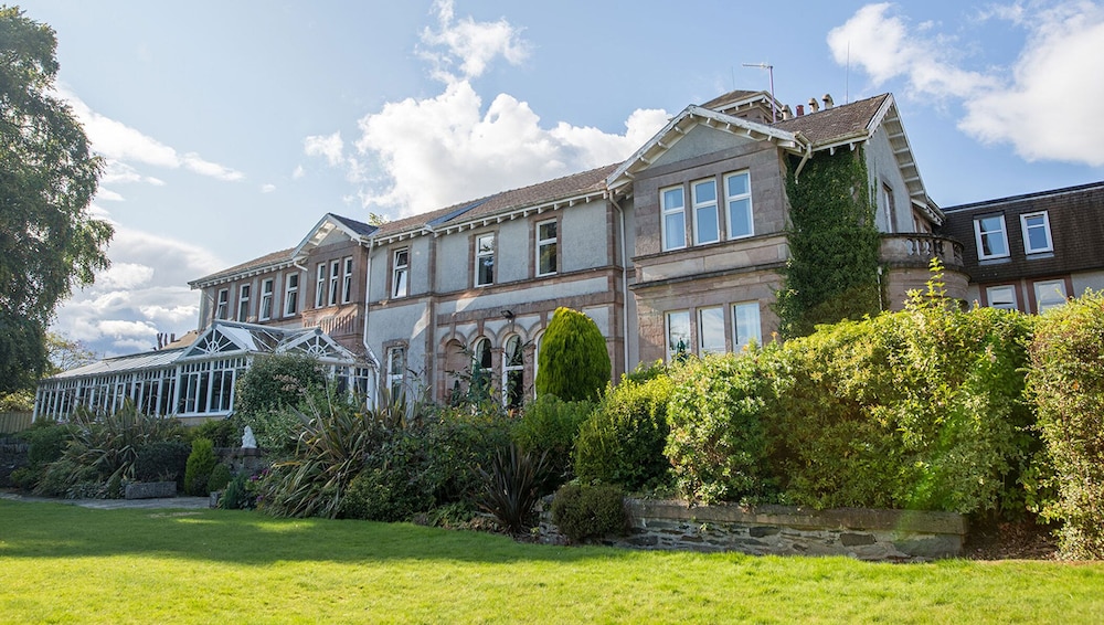 Rosslea Hall Hotel — hotel in Helensburgh