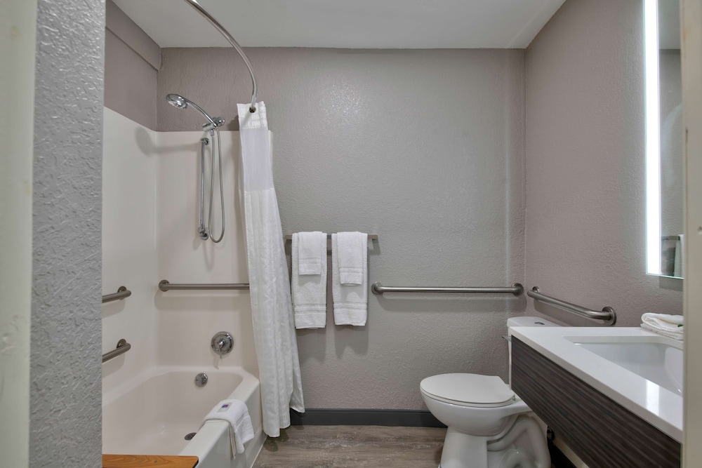 Motel 6 Atlanta GA Downtown - photo 25