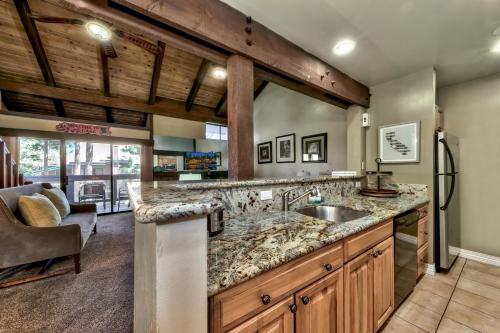 Lakeland Village 521 Come Lake It — South Lake Tahoe