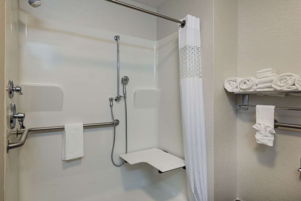 Hampton Inn Bellevue - photo 24
