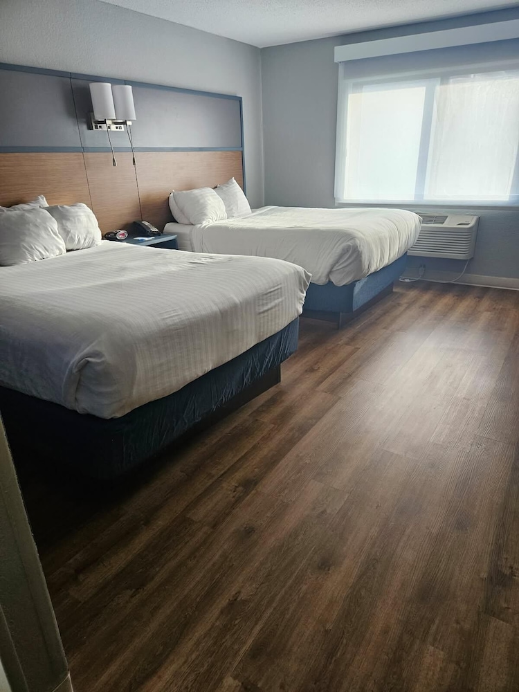 AmericInn by Wyndham Albert Lea - photo 7