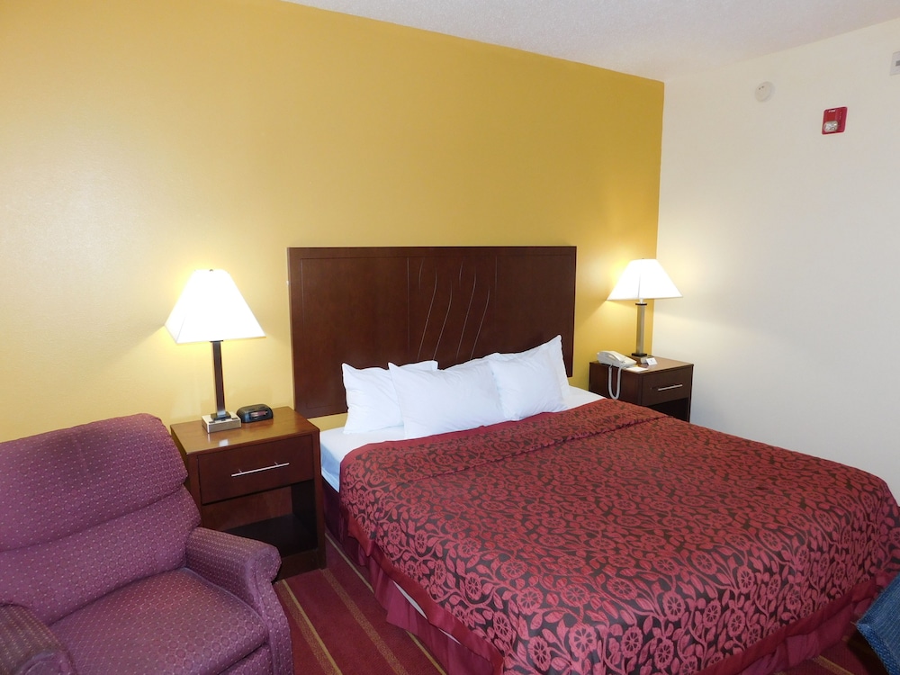 Days Inn by Wyndham Walcott Davenport - photo 10