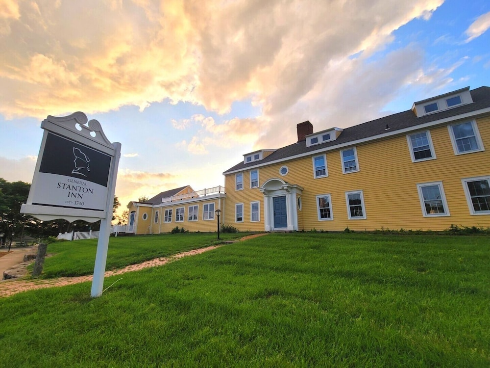 The Historic General Stanton Inn — 5-Star Luxury Hotel in Charlestown, United States