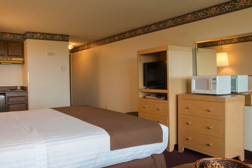 Hi Tide Oceanfront Inn - photo 3
