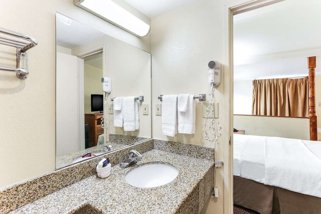 Americas Best Value Inn & Suites El Centro - photo 20