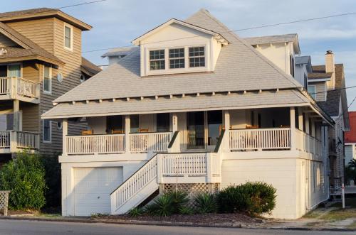 Enoch by Bryant Real Estate in Wrightsville Beach, United States