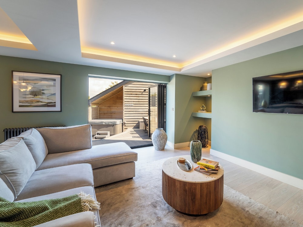 The Farmhouse — 4-Star Luxury Hotel in Amlwch, United Kingdom