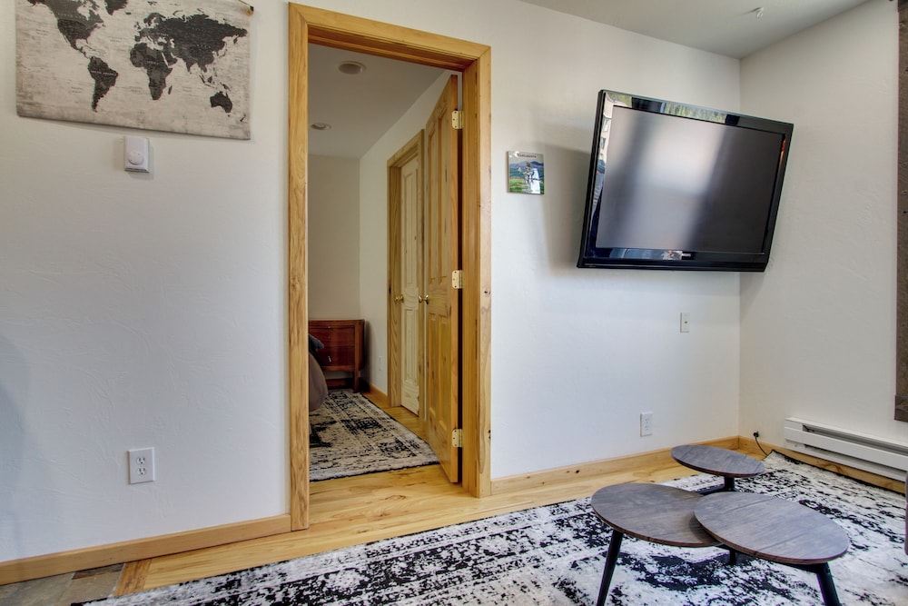 Modern Mountain View Condo at Big Sky Resort - photo 15