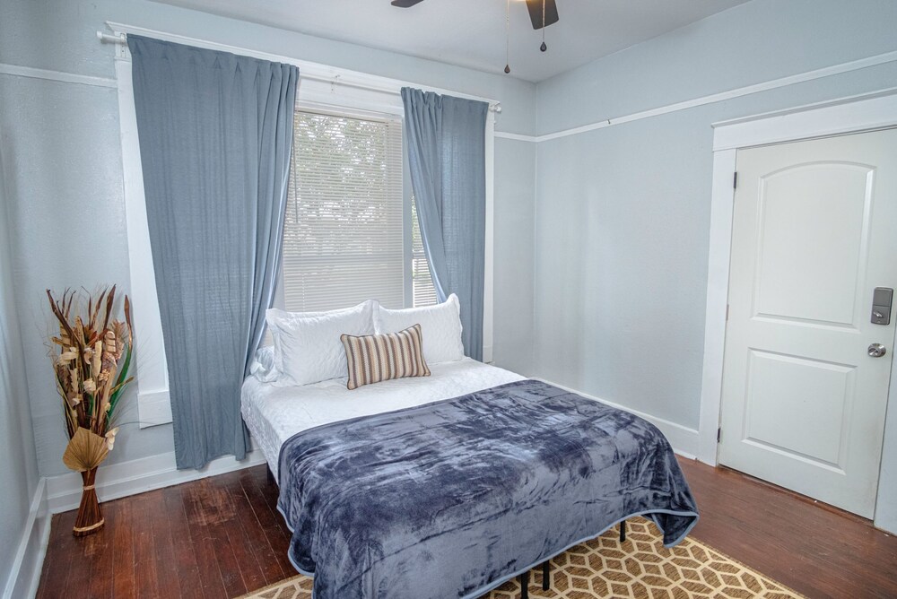 Sweet Stay 1br 1ba Near Downtown - photo 4