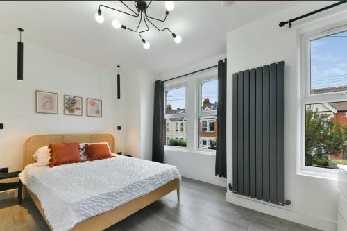 London 2 Bedrooms Apartment — 4-Star Luxury Hotel in London, United Kingdom
