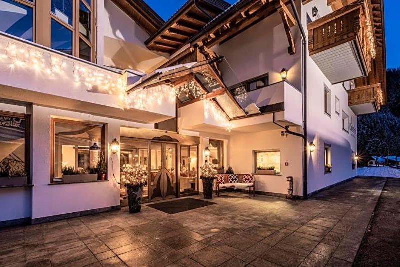 Hotel Christoph in Valdaora Di Mezzo, Italy