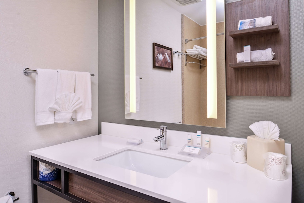 Hilton Garden Inn Bend - photo 56