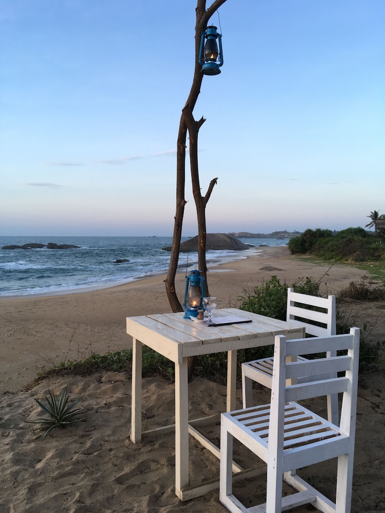 Yala Waves Beach Resort - last minute hotel in Colombo