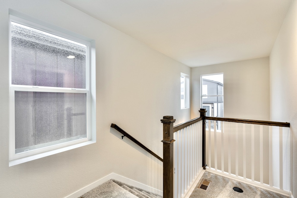 TempurPedic Quartz Balcony Modern - photo 32