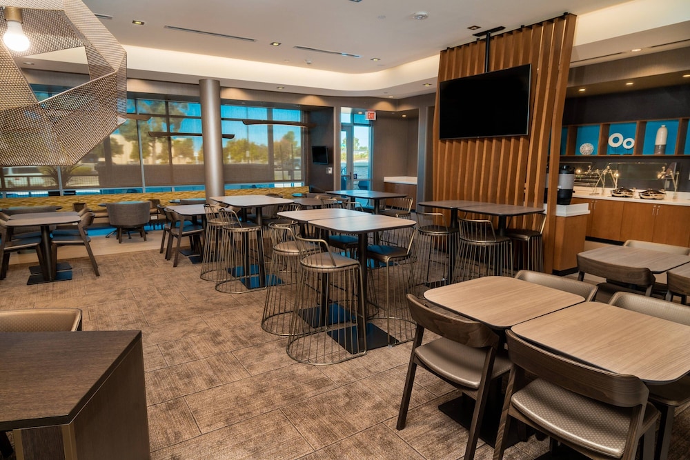 SpringHill Suites by Marriott Newark Fremont - photo 30