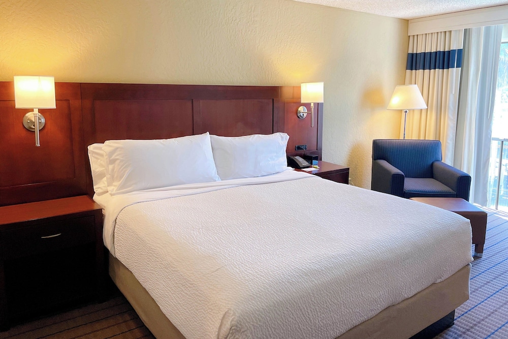 Marin Hilltop Hotel - photo 15