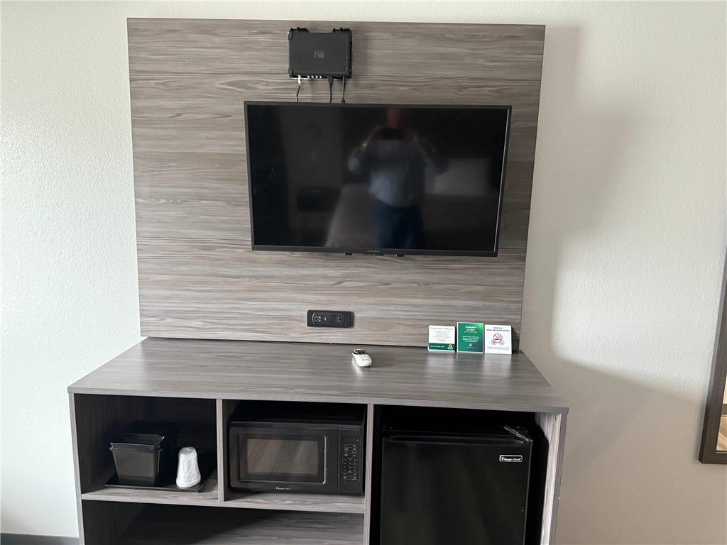 Quality Inn & Suites Biloxi Ocean Springs - photo 11