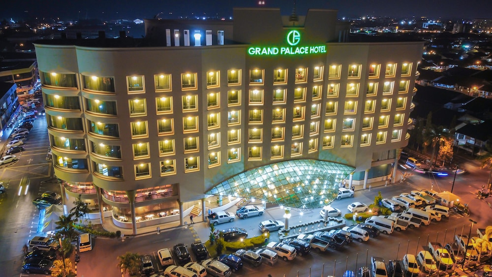 Grand Palace Hotel - carbon neutral hotel in Miri