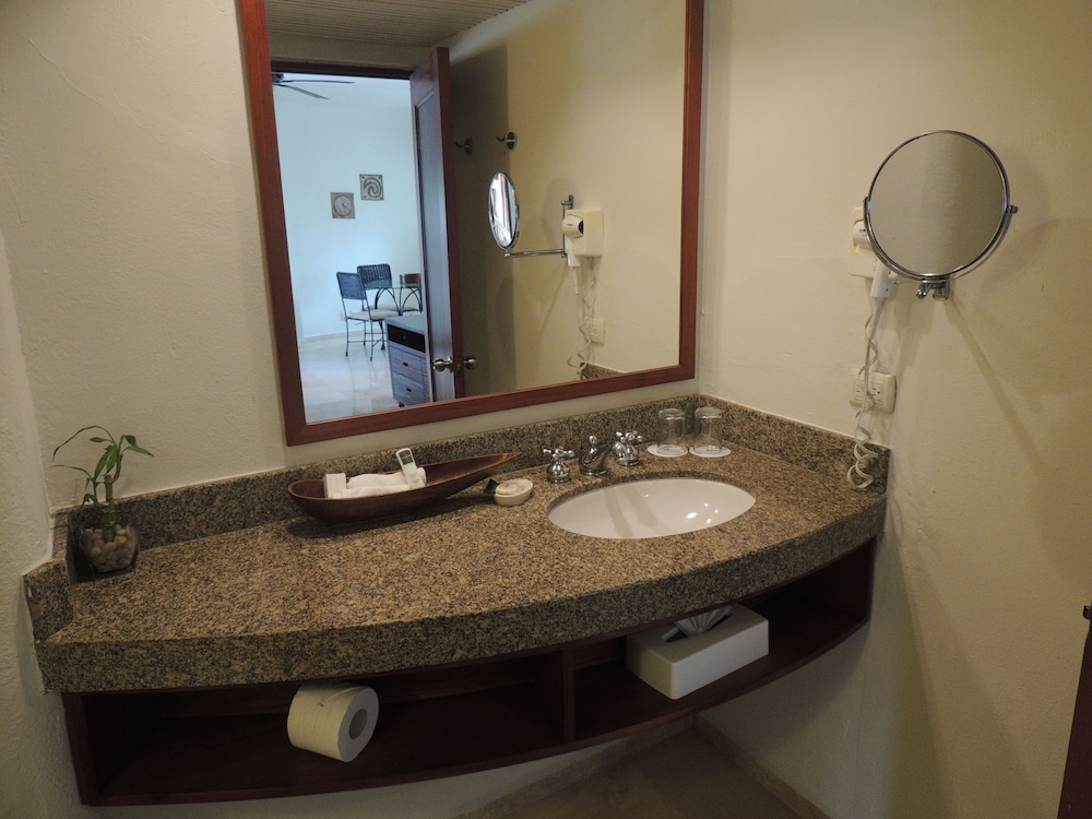 Bathroom sink