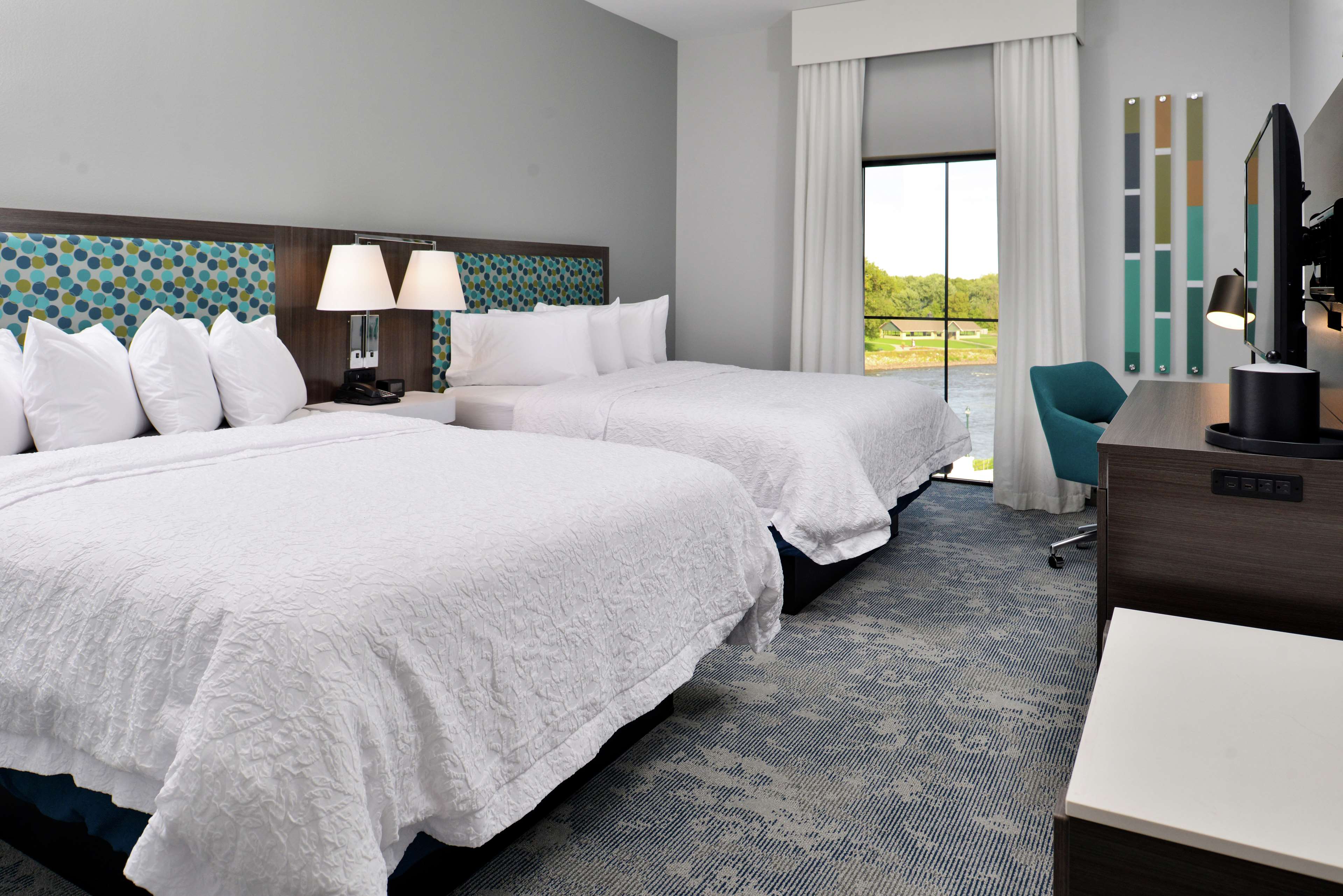 Hampton Inn Cedar Falls Downtown - photo 32