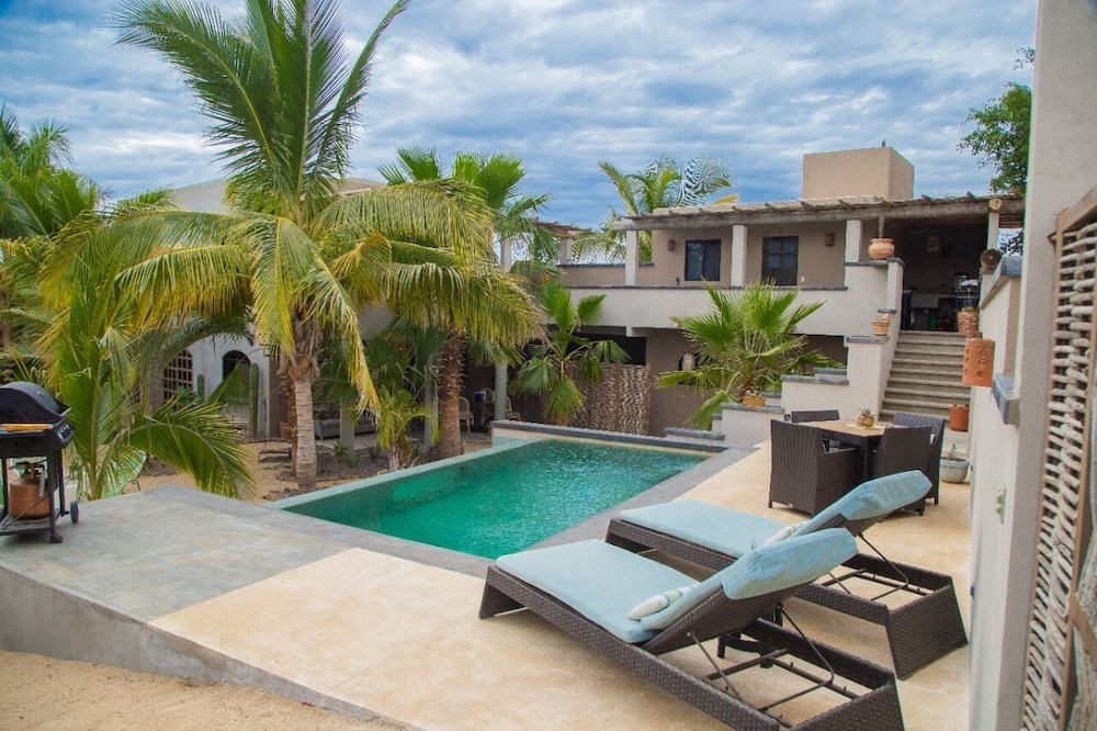 Pure Baja Entire Estate Sleeps 19 in El Pescadero, Mexico