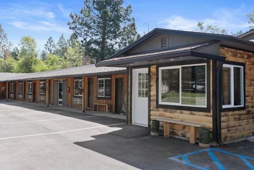Lake Village Lodge — 5-Star Luxury Hotel in Coeur D'alene, United States