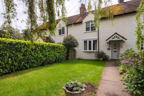 Charming country cottage in quiet rural setting — 4-Star Luxury Hotel in Bedford, United Kingdom
