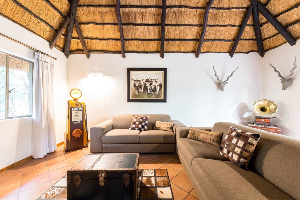 Tambuzi Baobab Camp — 4-Star Luxury Hotel in Phalaborwa, South Africa