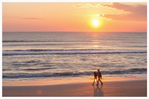 Ocean Front 2BR Condo Amazing Sunrise View — 4-Star Luxury Hotel in Ormond Beach, United States