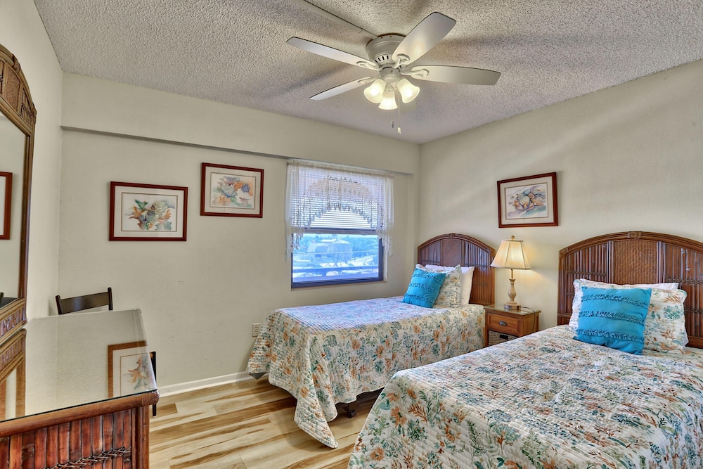 Villa Madeira 506 Premier — 4-Star Luxury Hotel in Saint Pete Beach, United States